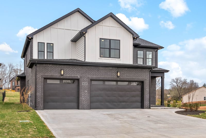 15 Rustling Oaks Ct, Pleasant View, TN 37146