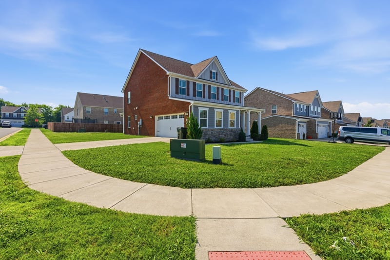 107 Meyrick Dr, Gallatin, TN 37066