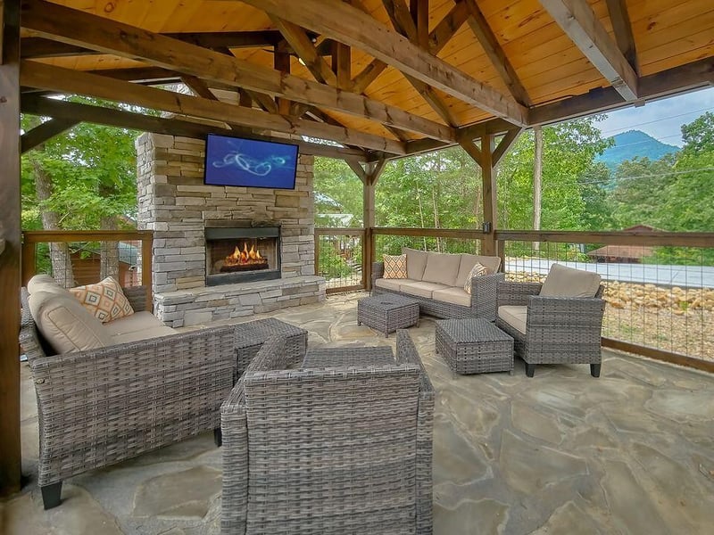 1815 Deer Haven Rd, Sevierville, TN 37876