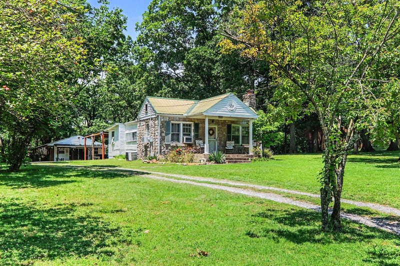 1018 S Graycroft Ave, Madison, TN 37115