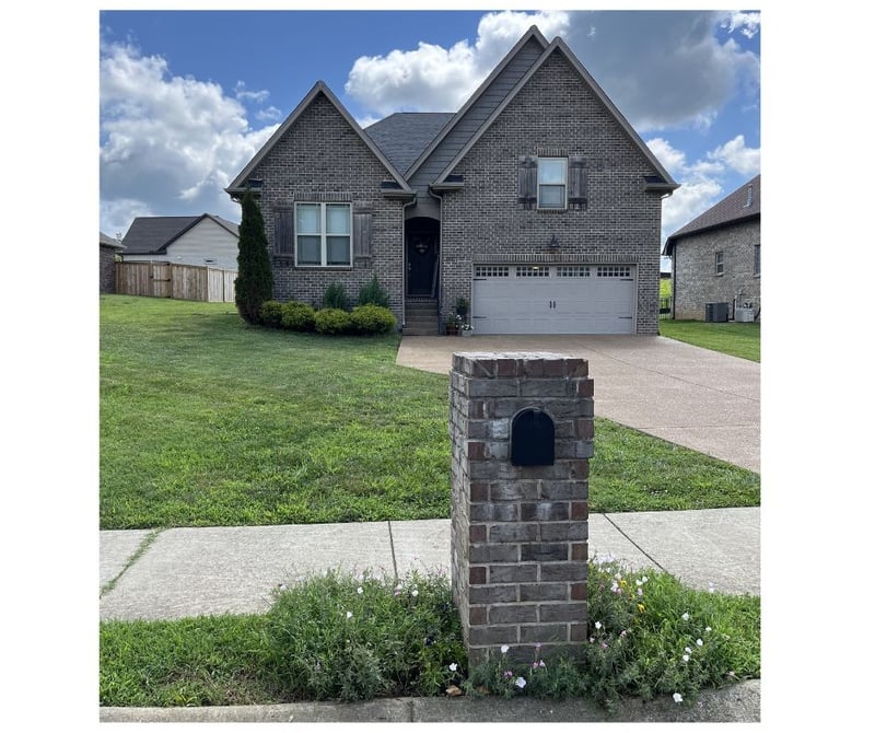105 Grayson Ln, White House, TN 37188