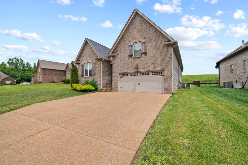 105 Grayson Ln, White House, TN 37188