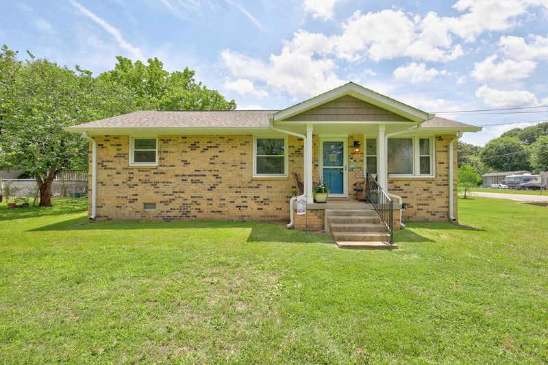 135 Irvin Rd, La Vergne, TN 37086