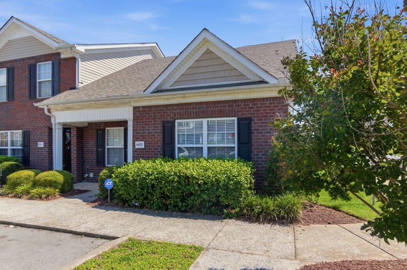 4053 George Buchanan Dr, La Vergne, TN 37086