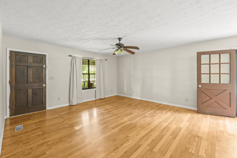 237 Henry Cir, La Fayette, GA 30728