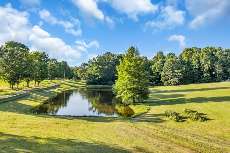 1231 Abiff Rd, Bon Aqua, TN 37025