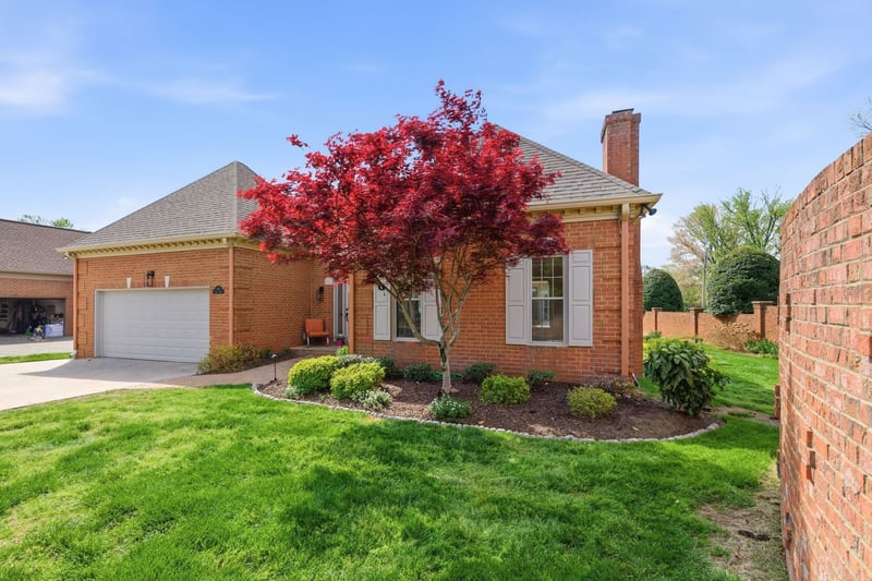 100 Carriage Way, Hendersonville, TN 37075