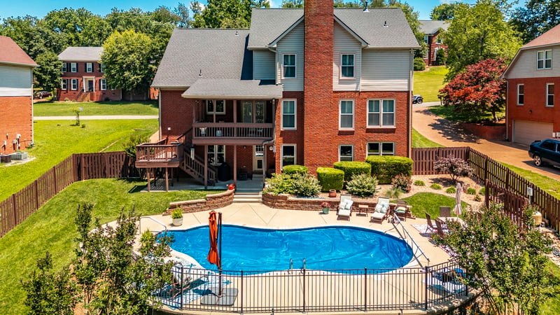 822 Overhills Dr, Old Hickory, TN 37138