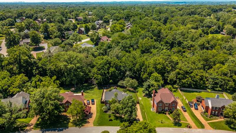 822 Overhills Dr, Old Hickory, TN 37138