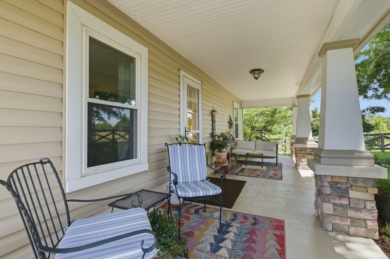 1300 Oak Grove Rd, Dickson, TN 37055