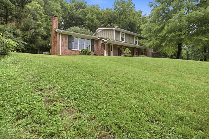 104 Fairview Dr, Mount Pleasant, TN 38474