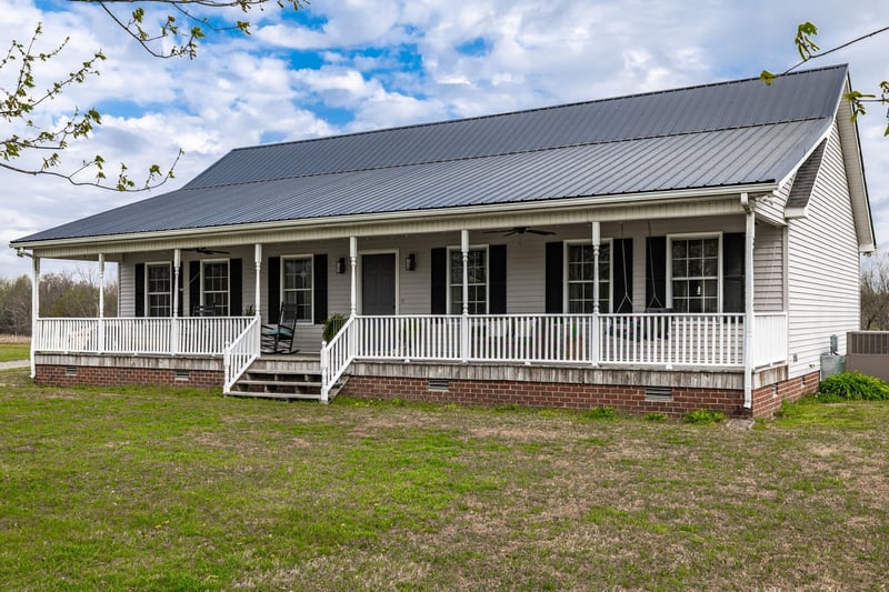 144B Leo Carter Rd, Bethpage, TN 37022