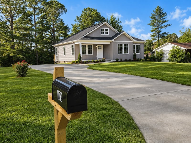 108 Phillips Rd, Charlotte, TN 37036