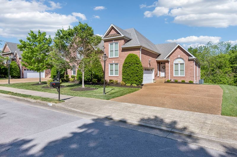 229 Stoners Glen Ct, Hermitage, TN 37076