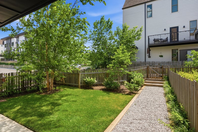 356 E Village Ln, Nashville, TN 37216