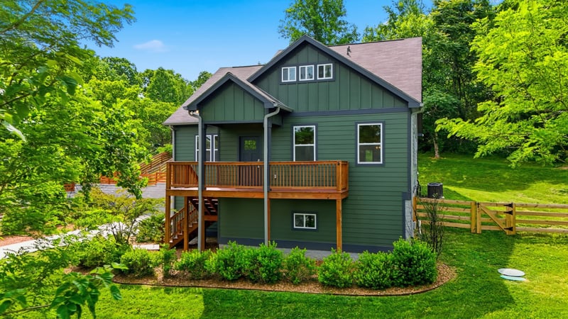 157 Lena Loop, Burns, TN 37029