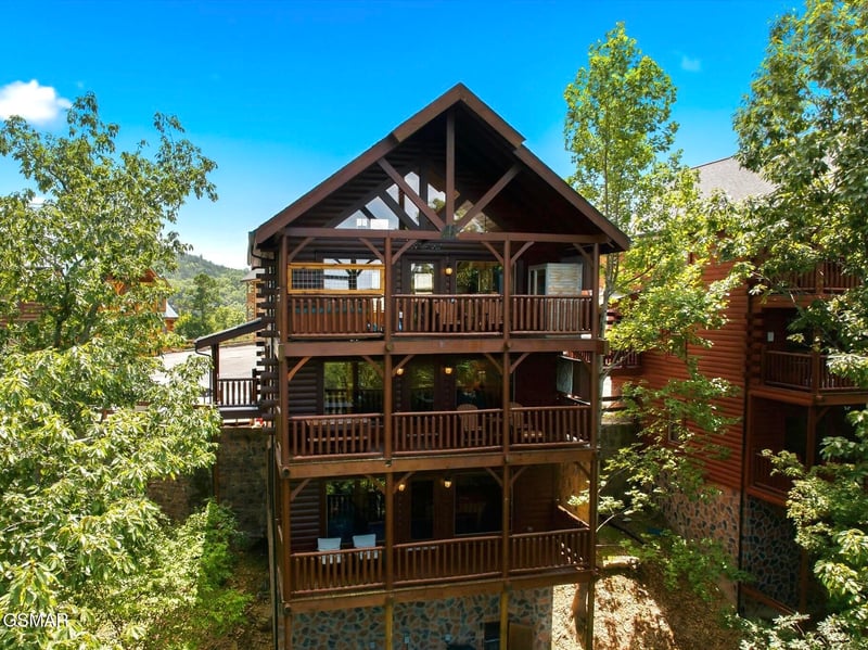 2867 White Oak Ridge Ln, Sevierville, TN 37862