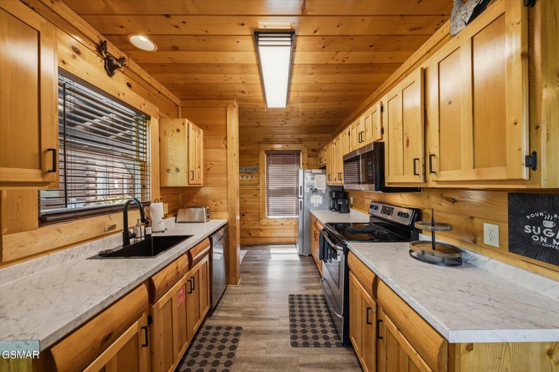 2867 White Oak Ridge Ln, Sevierville, TN 37862