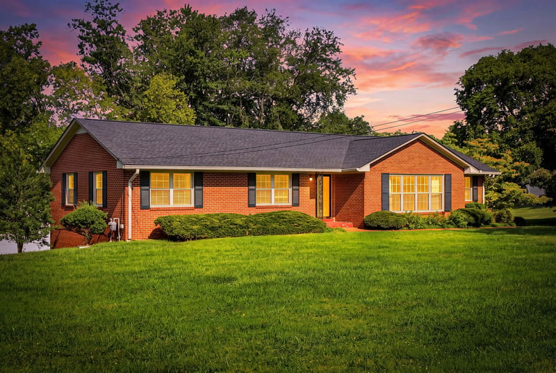 500 N Russell St N, Portland, TN 37148