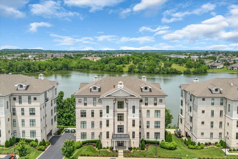 1024 Club View Dr #E301, Gallatin, TN 37066