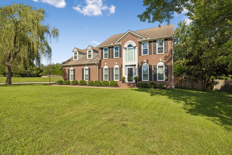301 Mill Run Cir, Nashville, TN 37221