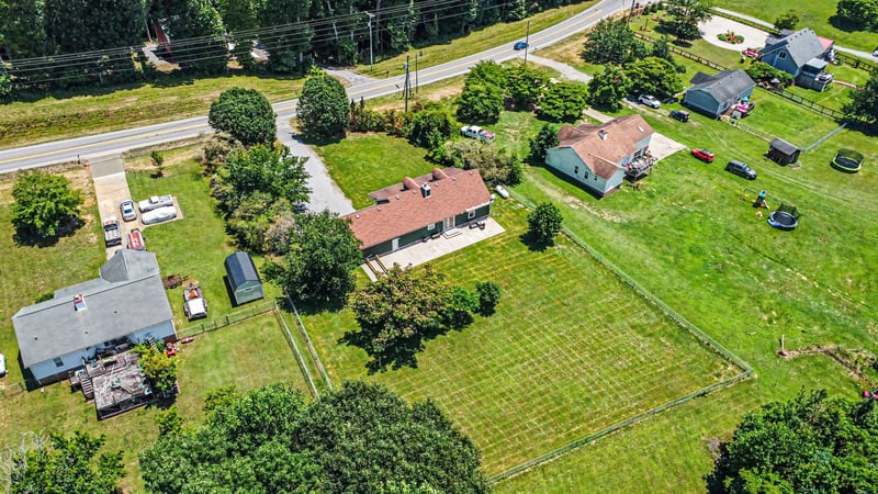 2723 Highway 12 N, Chapmansboro, TN 37035