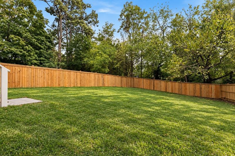 533 Highcrest Dr, Nashville, TN 37211