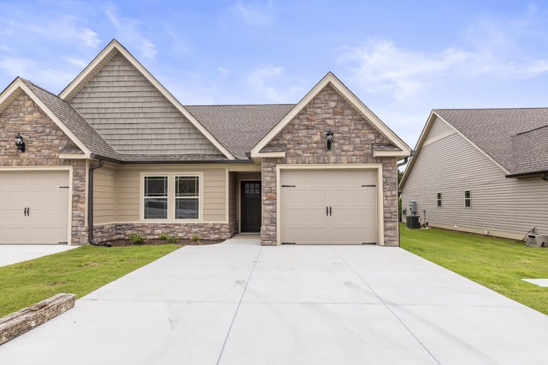 137 Sunset Cove Dr, Rossville, GA 30741