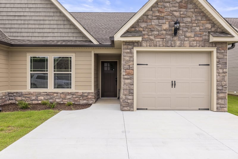 137 Sunset Cove Dr, Rossville, GA 30741
