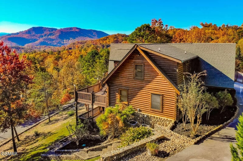 2748 Cats Paw Ln, Sevierville, TN 37862