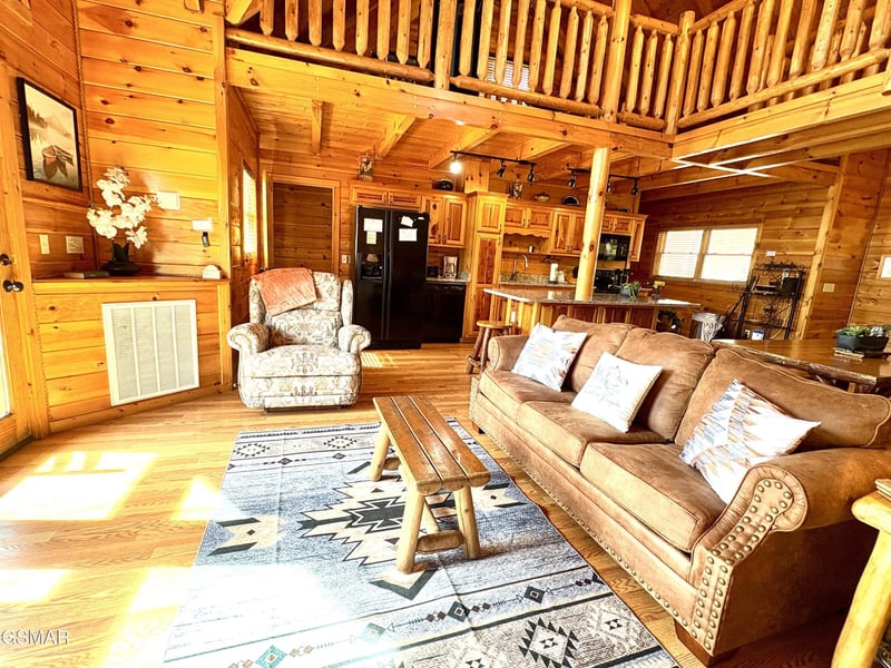 2738 Cats Paw Ln, Sevierville, TN 37862