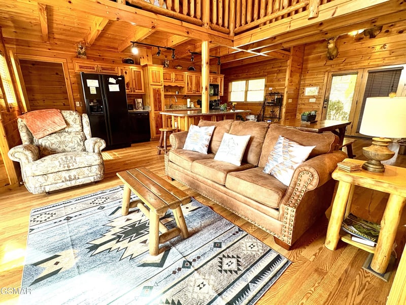 2738 Cats Paw Ln, Sevierville, TN 37862