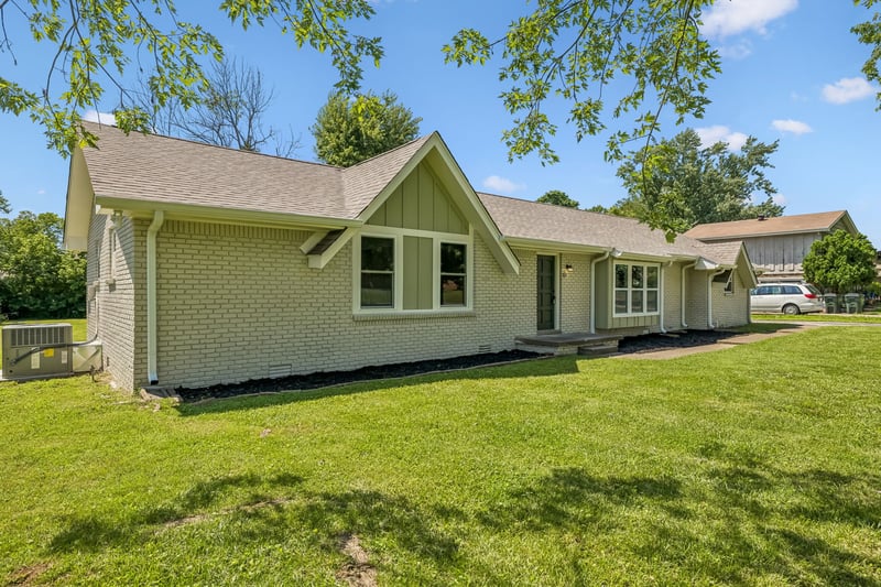 1158 Woodvale Dr, Gallatin, TN 37066
