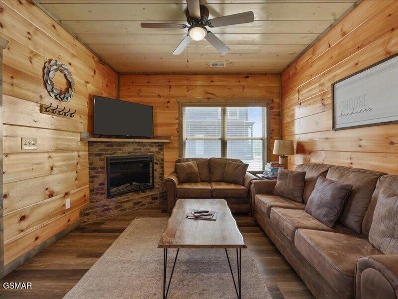 1654 Veterans Blvd #1, Sevierville, TN 37862