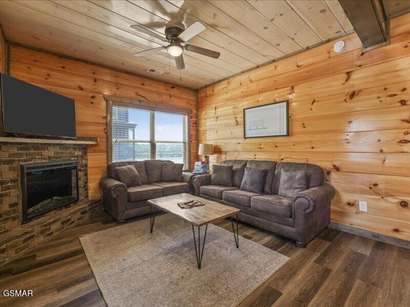 1654 Veterans Blvd #1, Sevierville, TN 37862