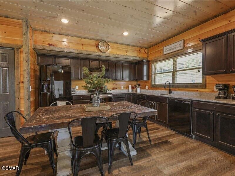 1654 Veterans Blvd #1, Sevierville, TN 37862
