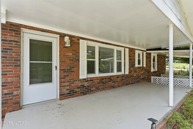 513 Smokey Dr, Loudon, TN 37774