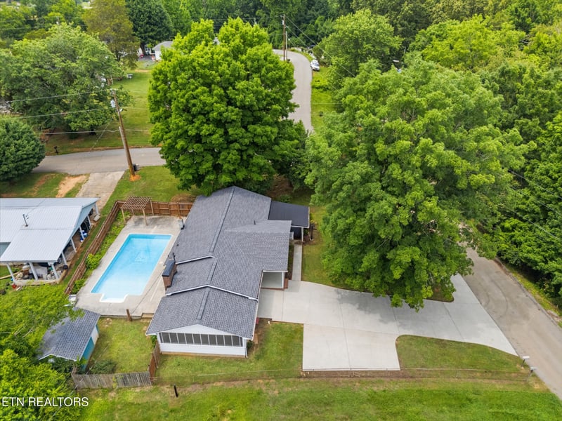513 Smokey Dr, Loudon, TN 37774