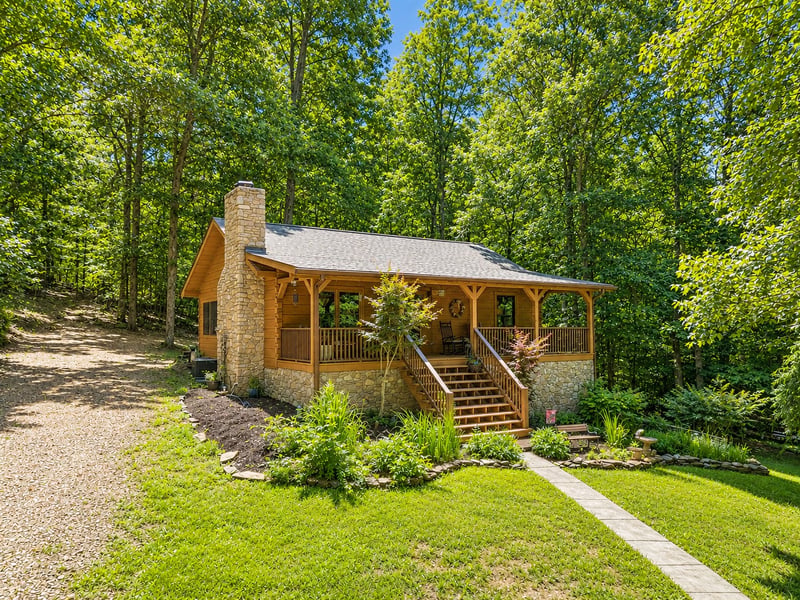 5833 Dewey Carr Rd, Bethpage, TN 37022