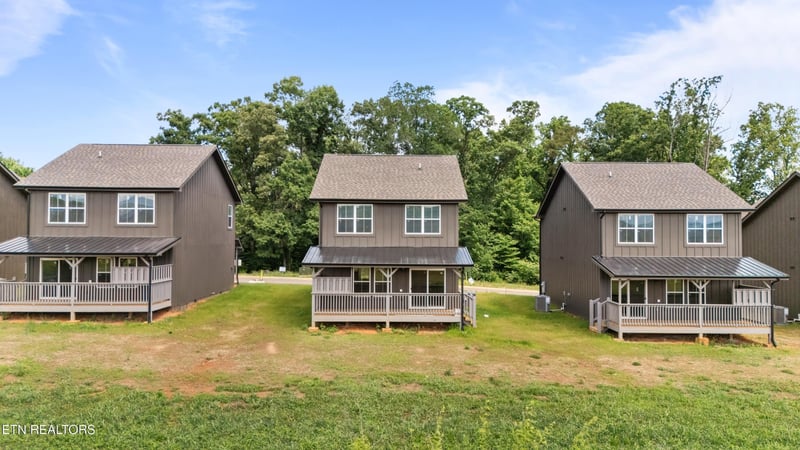 958 Lacy Ct, Sevierville, TN 37862