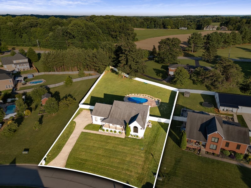 1033 Kacie Dr, Pleasant View, TN 37146