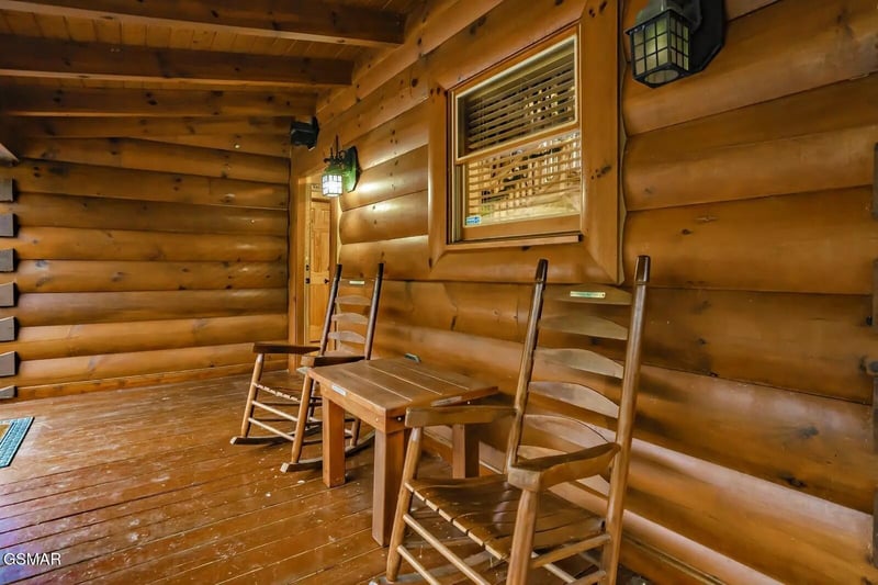 1928 Bear Creek Falls Way, Sevierville, TN 37876