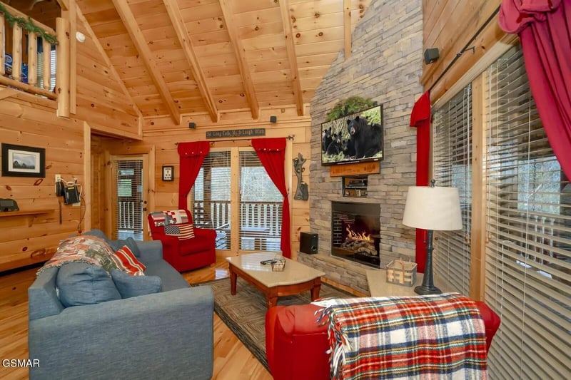 1928 Bear Creek Falls Way, Sevierville, TN 37876