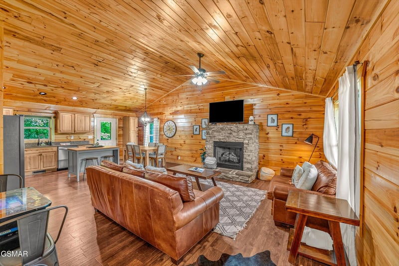 2316 Wingspan Dr, Sevierville, TN 37876