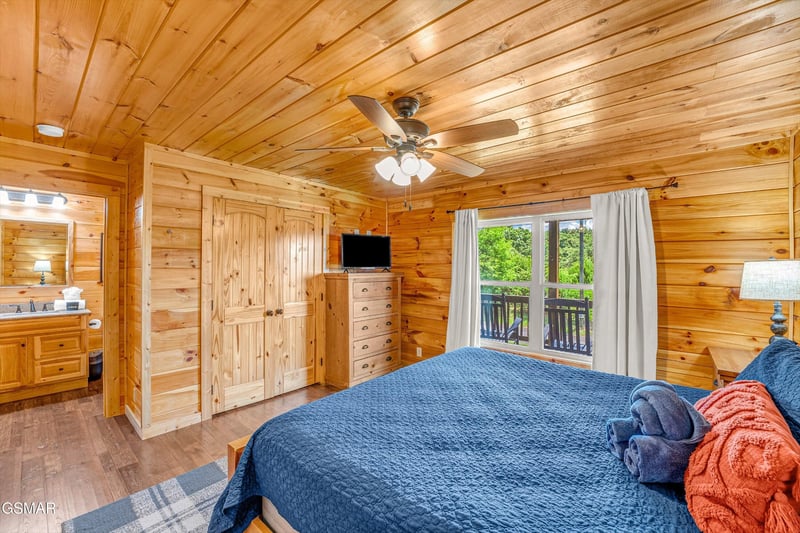 2316 Wingspan Dr, Sevierville, TN 37876
