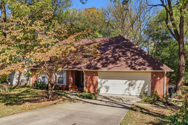 1324 Marymont Dr, Murfreesboro, TN 37129