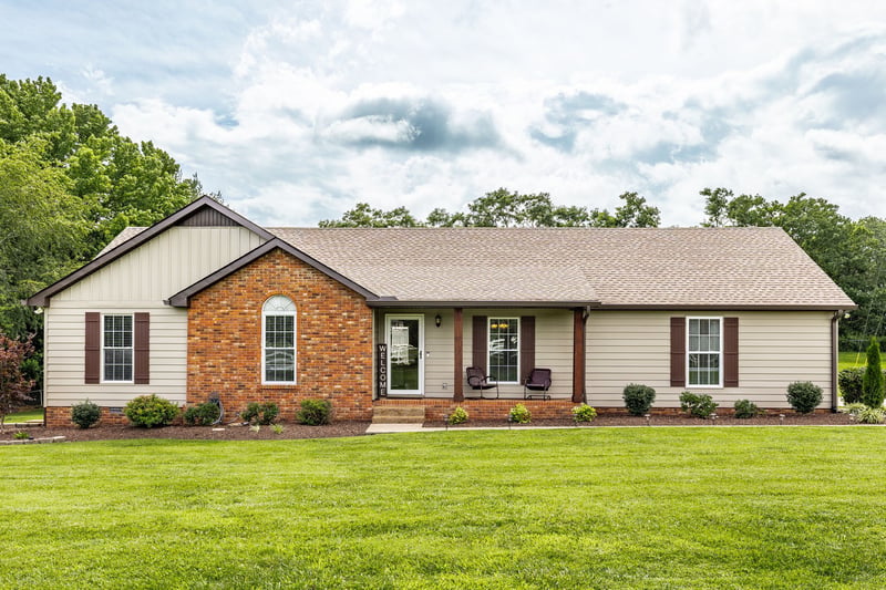2205 Howell Rd, Greenbrier, TN 37073
