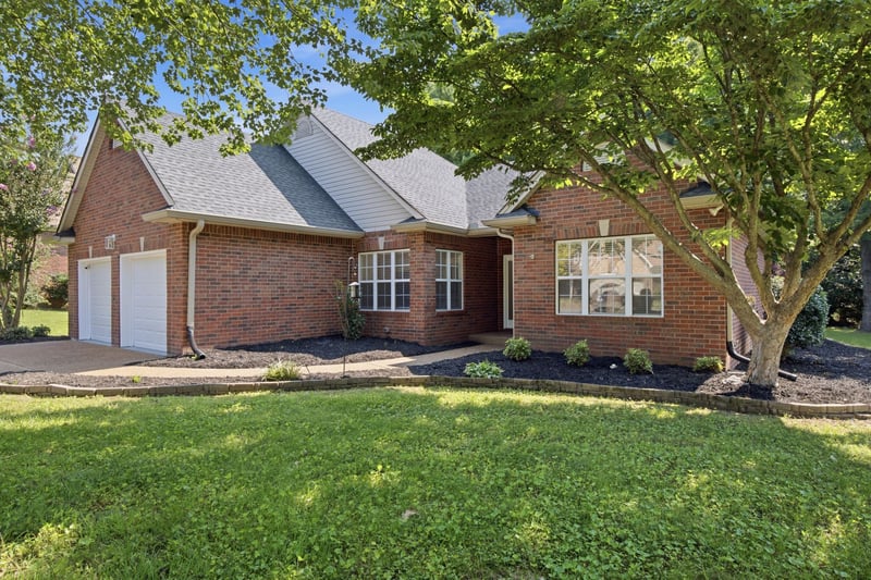 2646 Churchill Dr, Thompsons Station, TN 37179