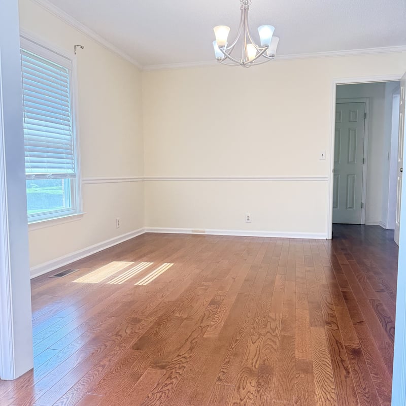 2318 Riverstone Dr, Murfreesboro, TN 37128