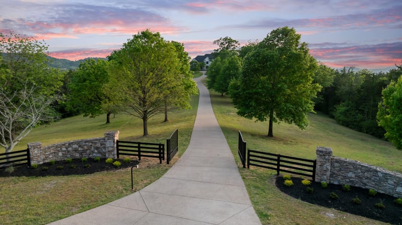 1219 Beech Hill Rd, Brentwood, TN 37027